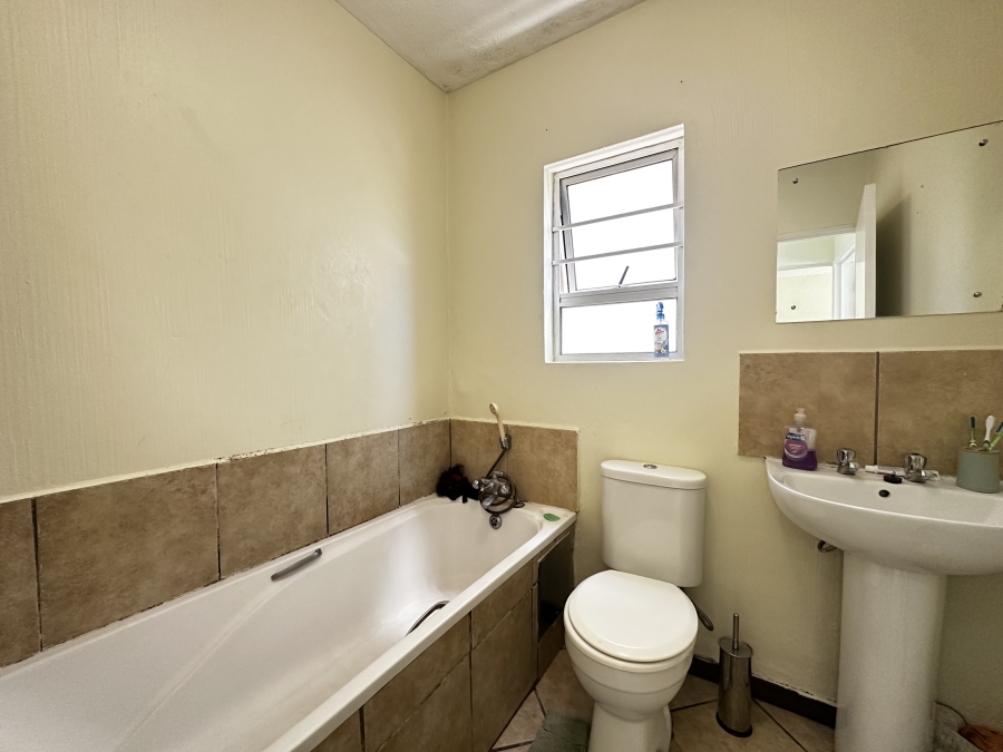 2 Bedroom Property for Sale in Beacon Bay Eastern Cape